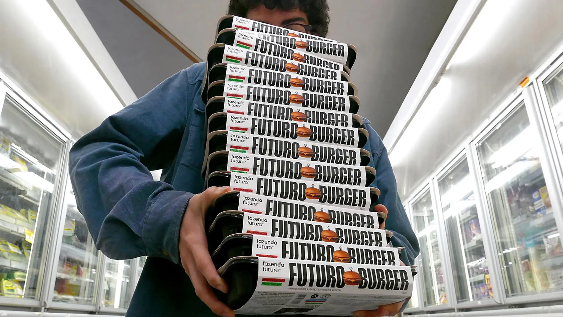 A stack of Futuro Burger packs in a supermarket aisle